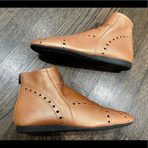 Arche Shoes - Arche French Tan Leather Perforated Zip Back Booties (Size 39/8)